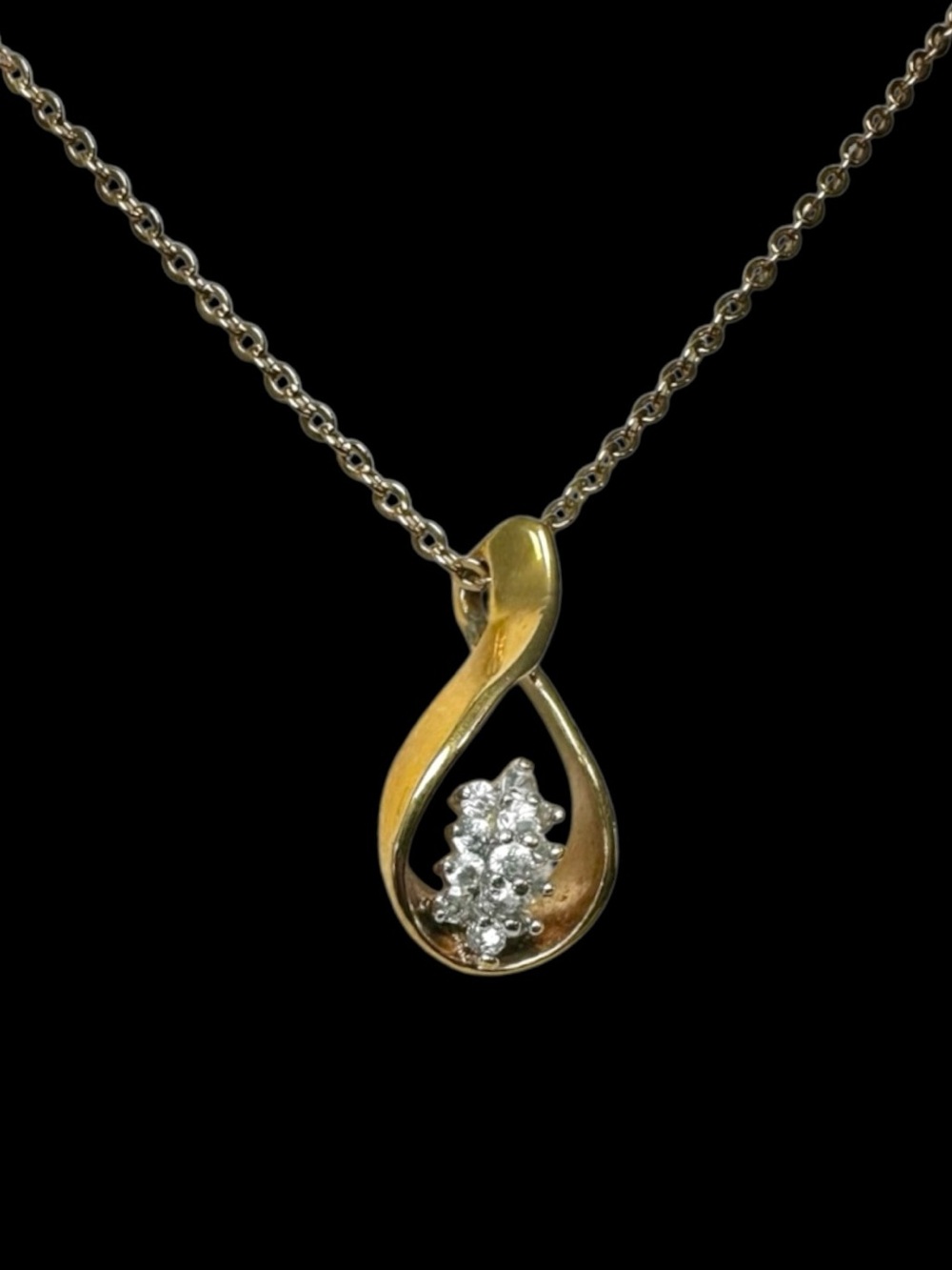 💛Vintage Avon Teardrop Pendant with Faux Diamonds on Delicate Chain